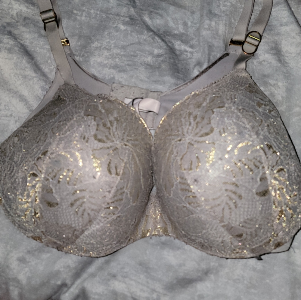 38DDD Victoria secret bra